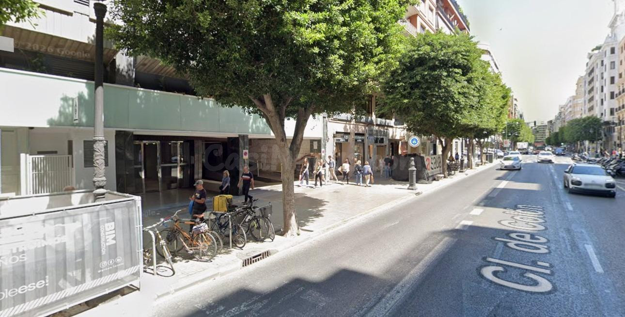 Venta Plaza de Garaje gran tamaño en calle Colón, 1