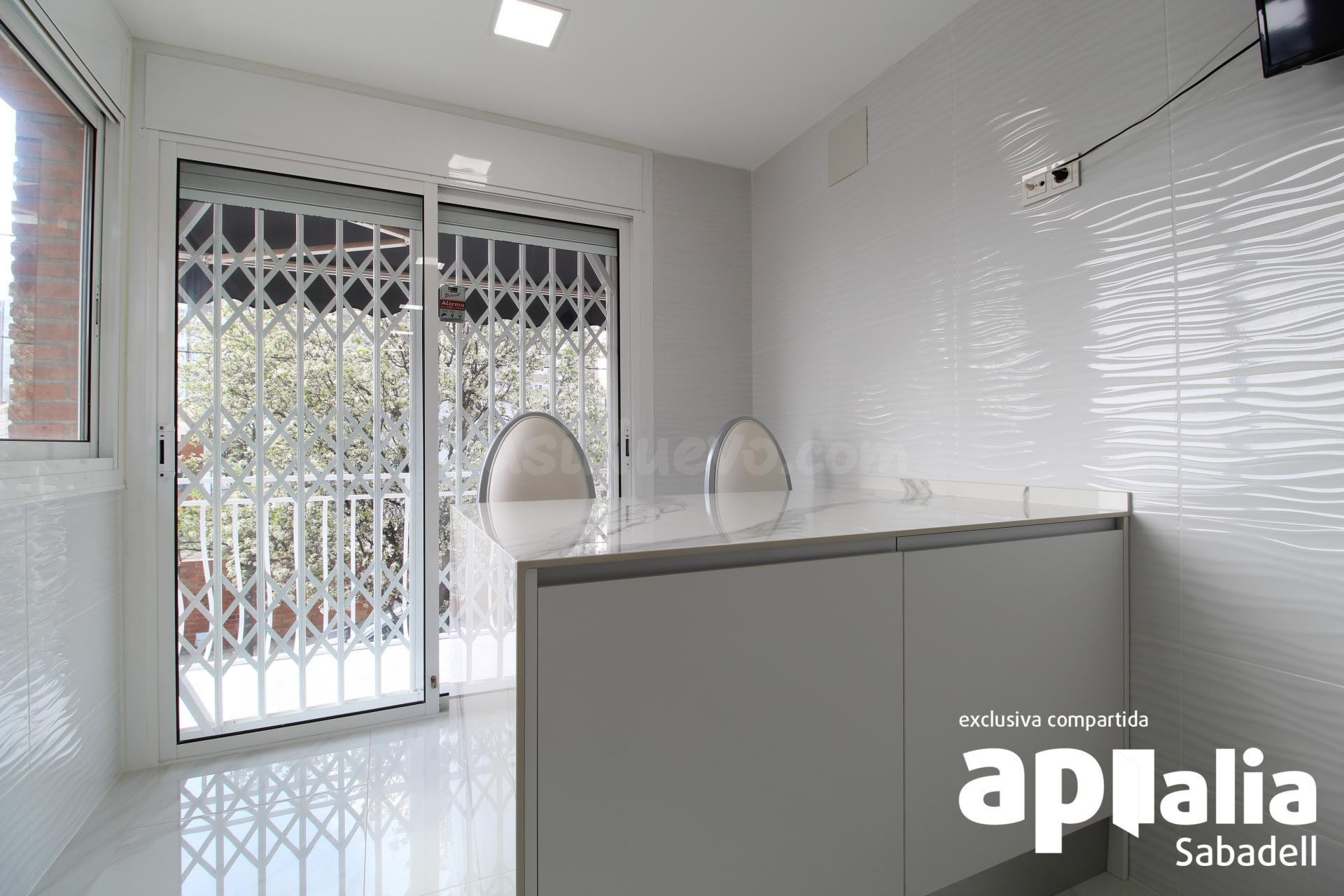 CASA AISLADA REFORMADA EN BARBERA DEL VALLÈS - foto 2