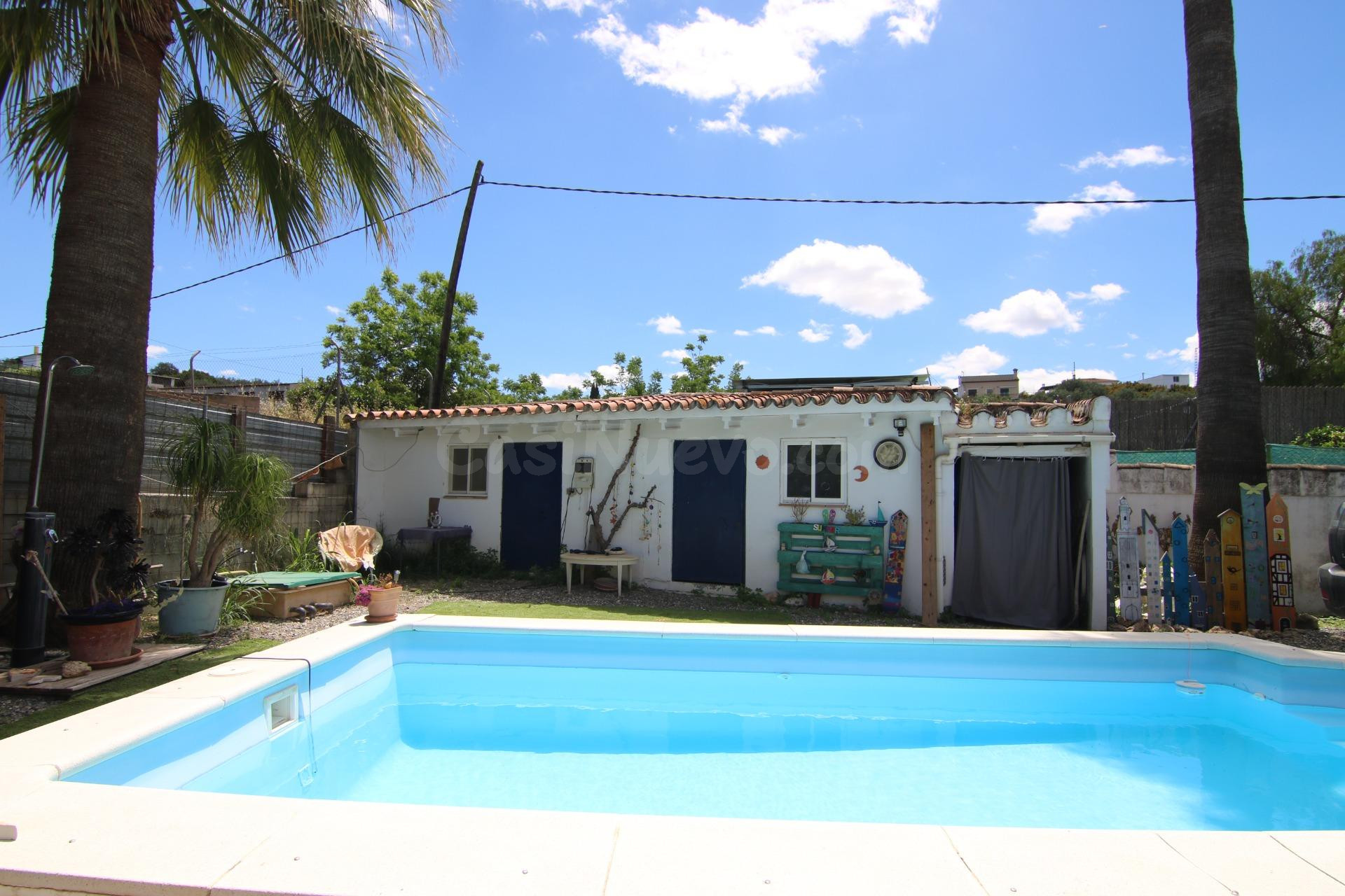 Finca con casa de una planta, piscina y 4.000 m2 de parcela a pocos minutos de Coín