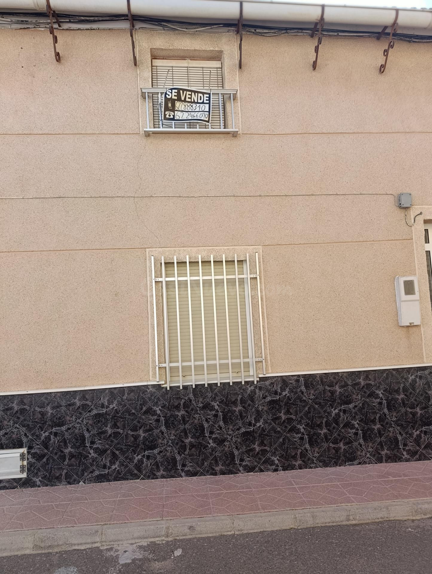 AMPLIA Y LUMINOSA CASA DE PUEBLO EN LA COPA DE BULLAS