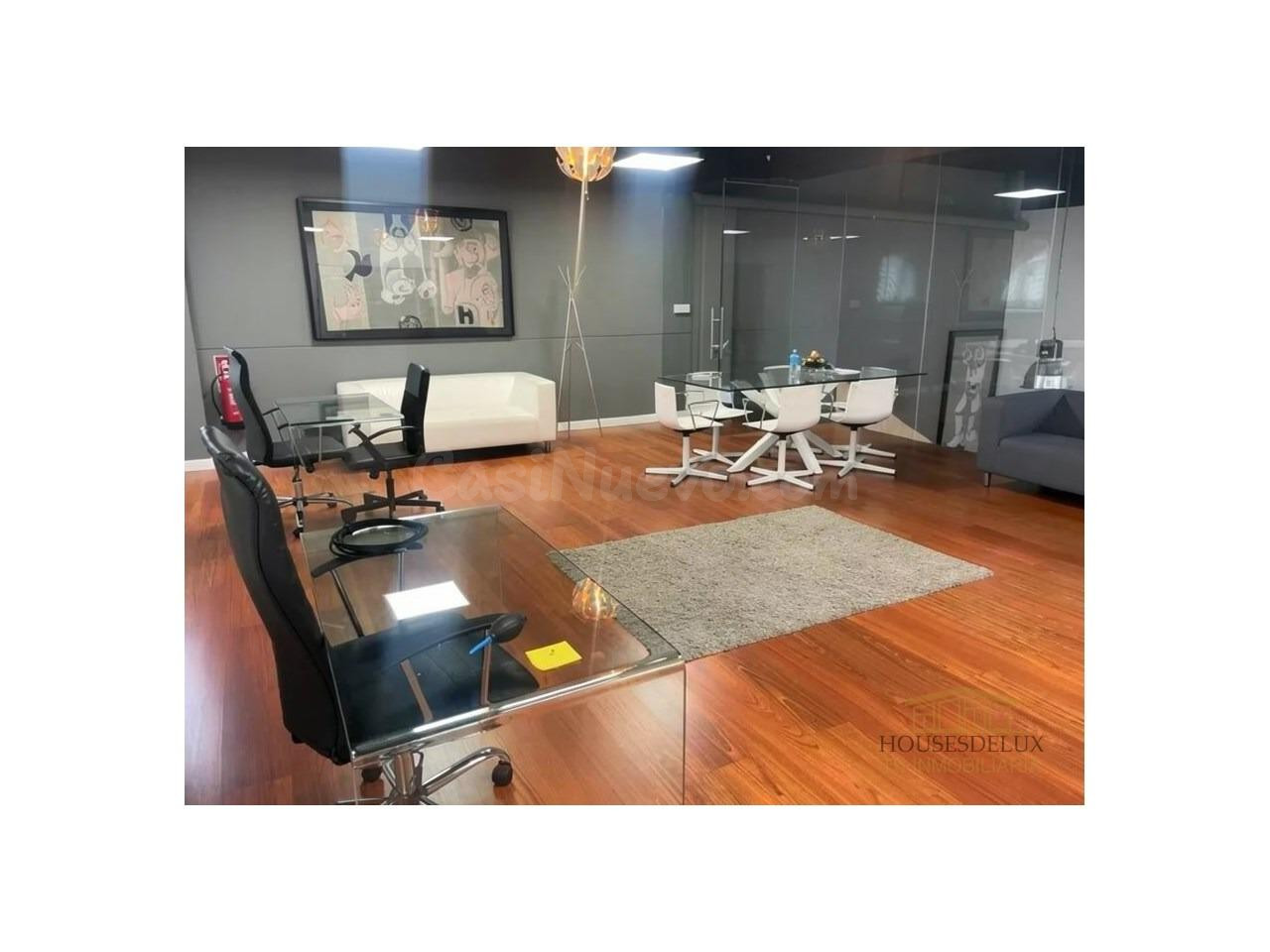 Local Comercial de 217 m2 en San Javier | 3 Fachadas y Placas Solares
