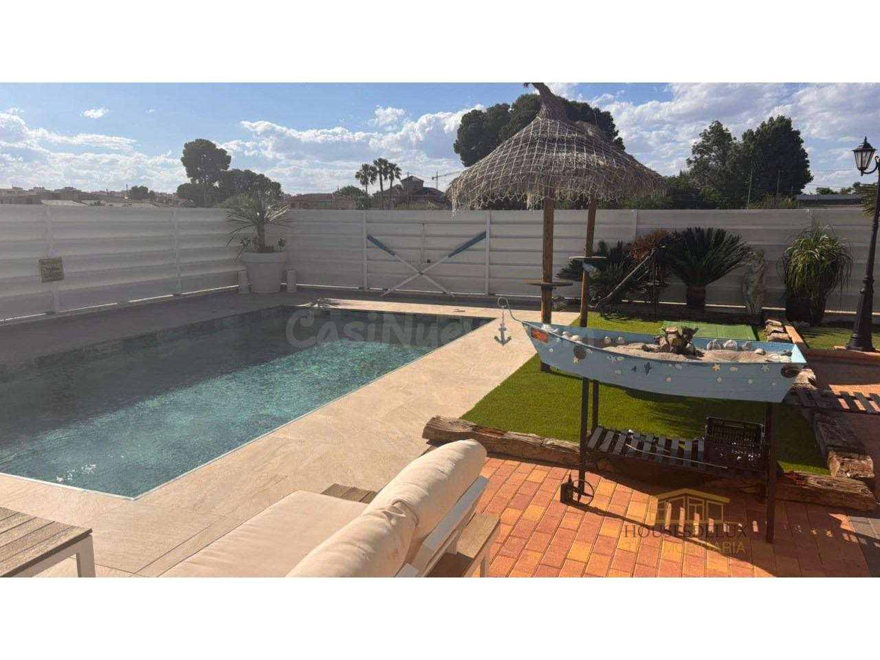 Villa de 202 m2 en Parcela de 6.175 m2 • Alcantarilla | Domótica y Piscina