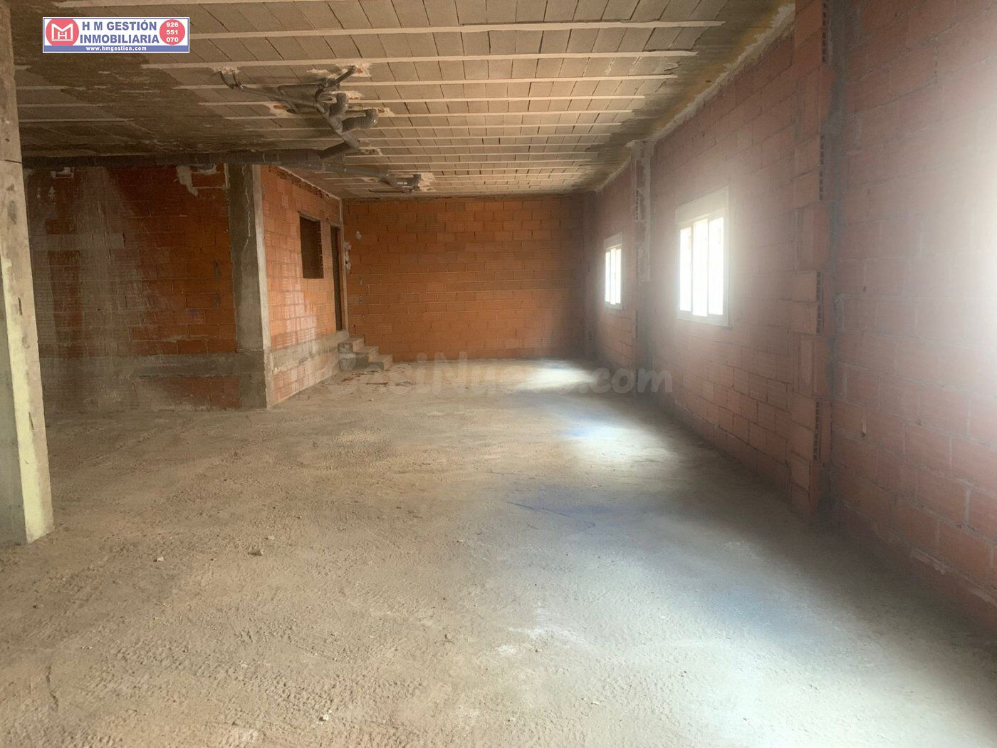 LOCAL COMERCIAL EN BRUTO, EN PLENO CENTRO