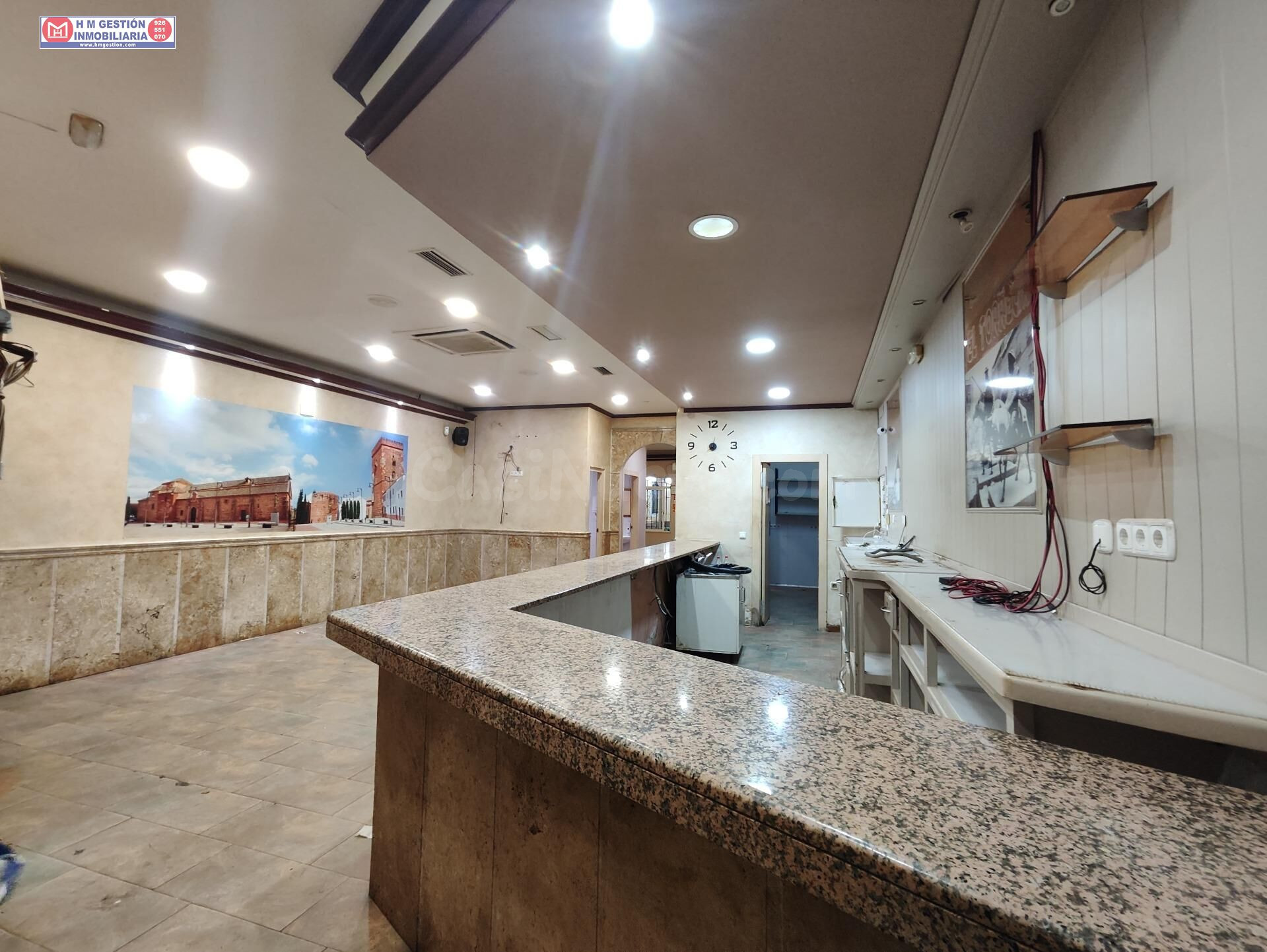 LOCAL HOSTELERIA CON COMEDOR, BARBACOA, COCINA Y BAÑOS ADAPTADOS
