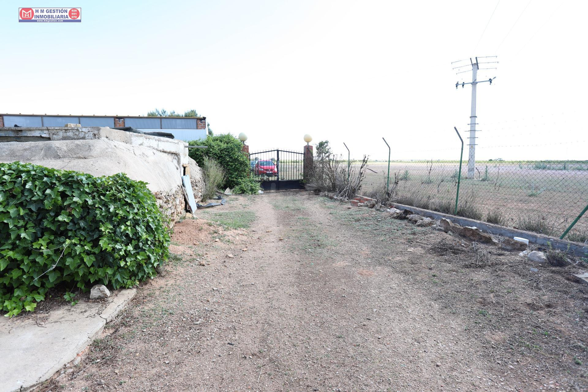 CHALET A LA VENTA JUNTO A ALAMEDA DE CERVERA