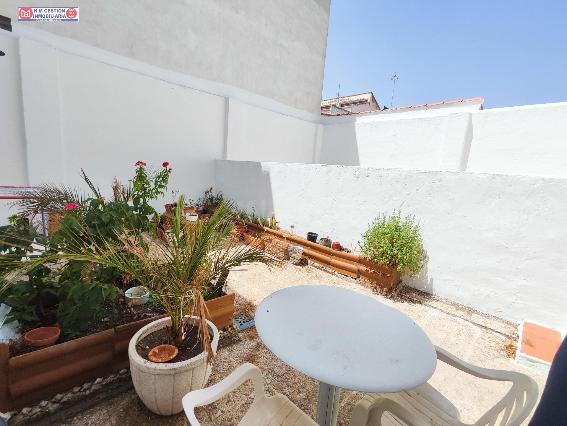 Amplia Casa en Alcázar de San Juan con Piscina y Oportunidades de Inversión