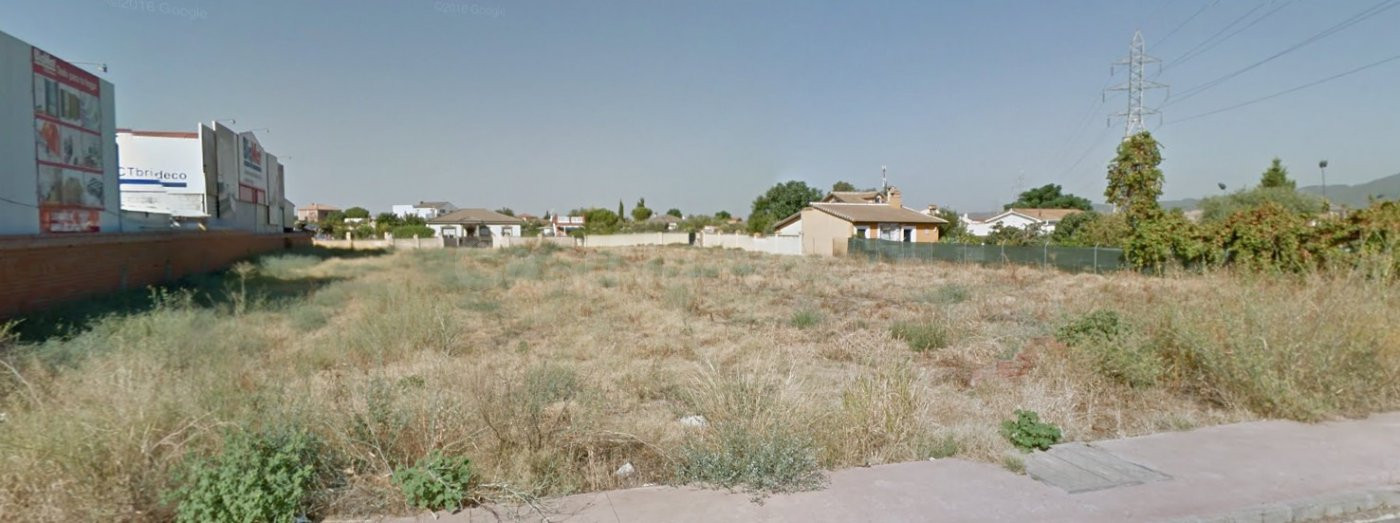 ZONA EL HIGUERON - Parcela de 3000m2 de terreno con escrituras registrales.