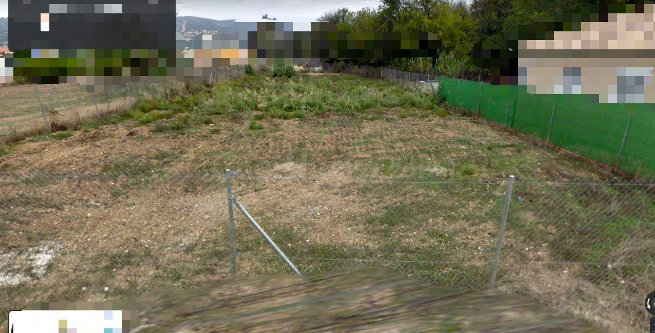 URB. CHARCO ROTO - Parcela de terreno de 1.500m2 con punto de luz y vallada.