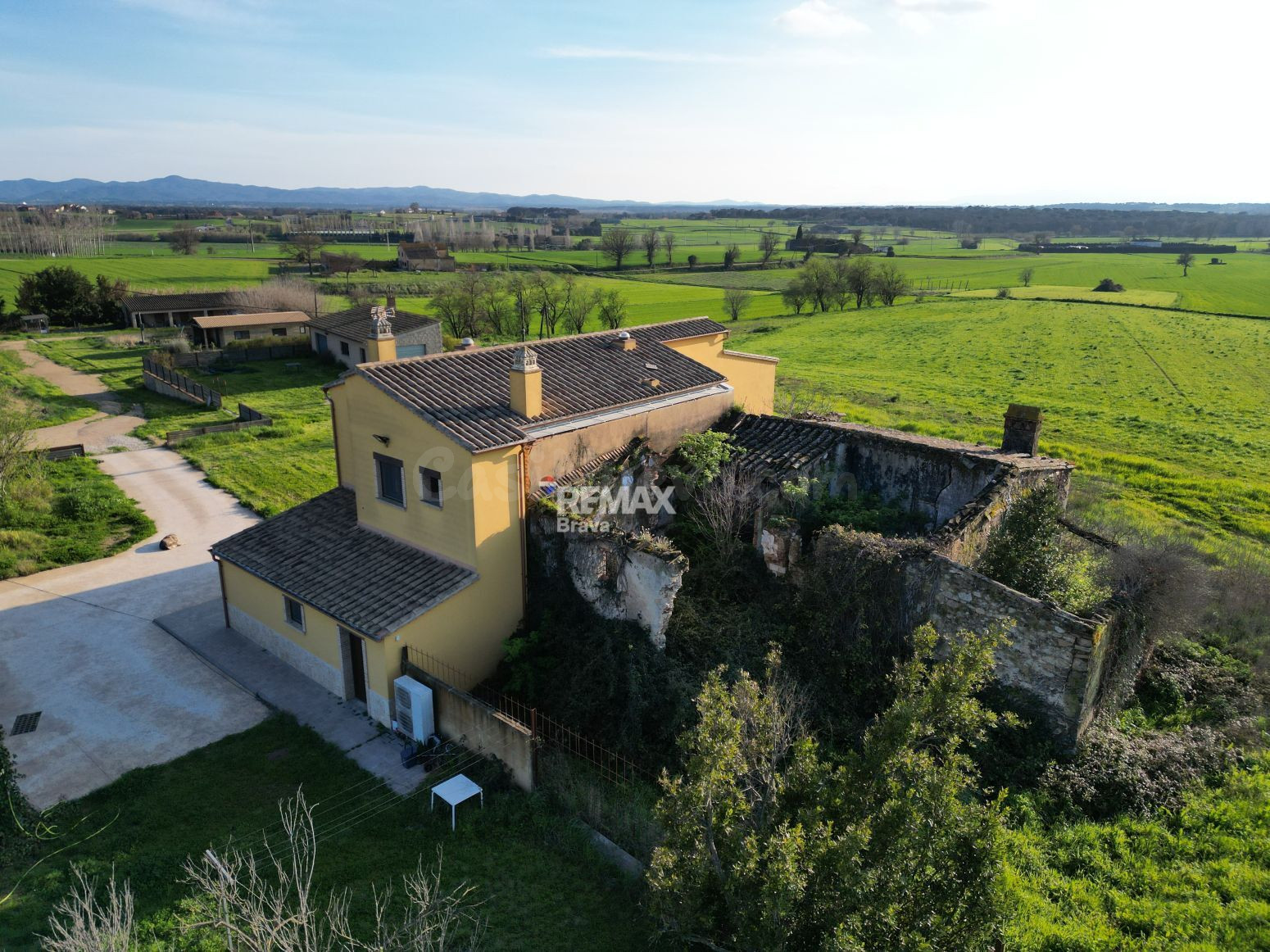 Masía a 20 minutos de Girona, con mas de 30.000m2 de terreno