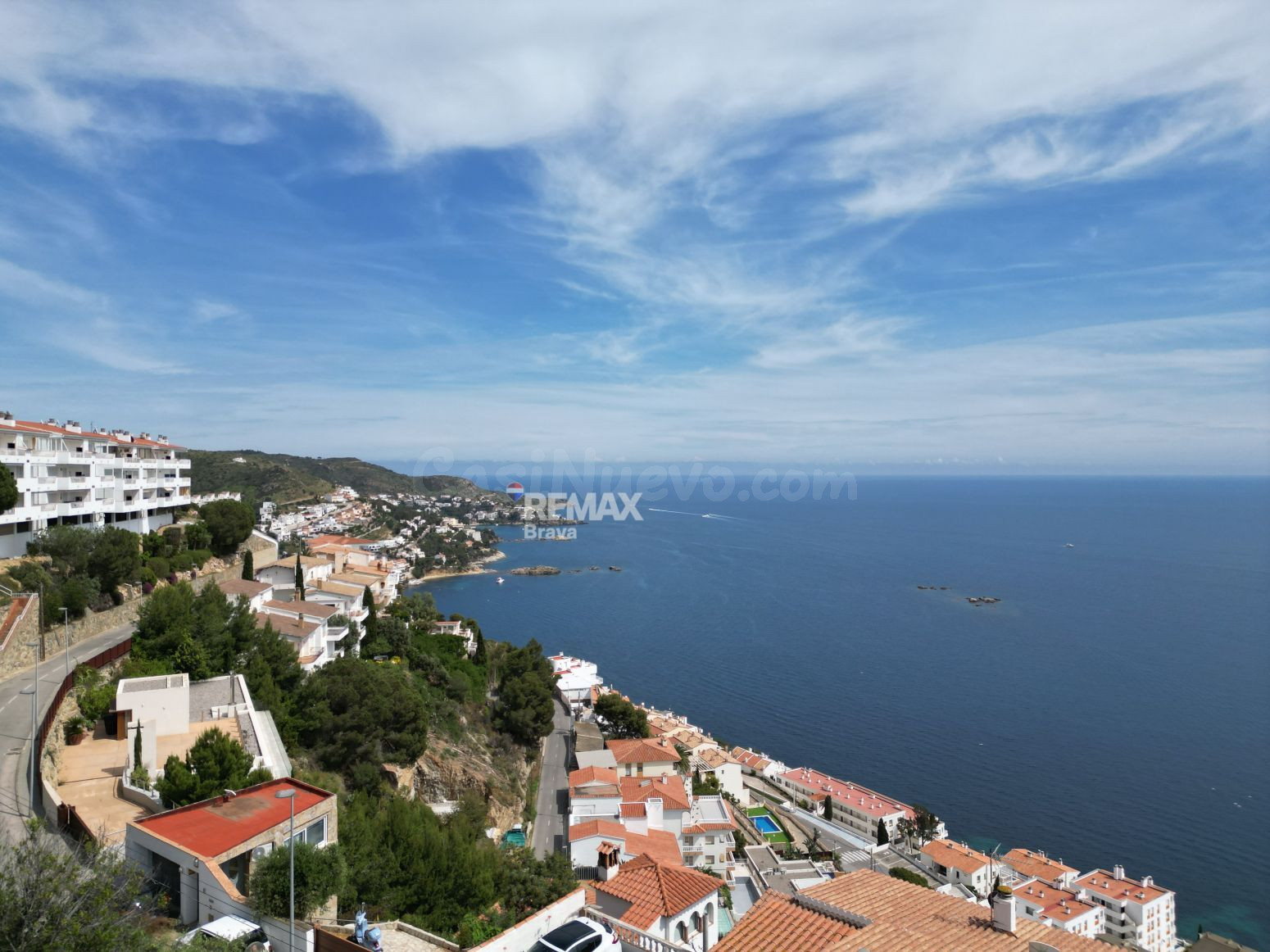Roses | Parcela edificable de 660 m2 con vistas panorámicas y orientación sur