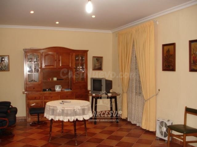 Fabulosa casa de 171 m2 de solar con 200 m2 construidos, con - foto 5