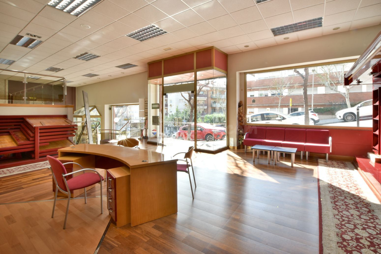 Sant Feliu de Llobregat | Local comercial diáfano en edificio exclusivo de Mas Lluhí