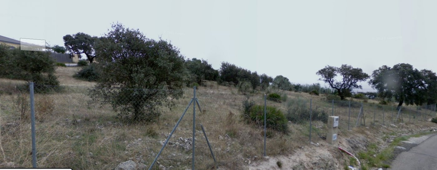 ZONA LA CIGARRA - Parcela de terreno de 3.000 m2 con agua y luz