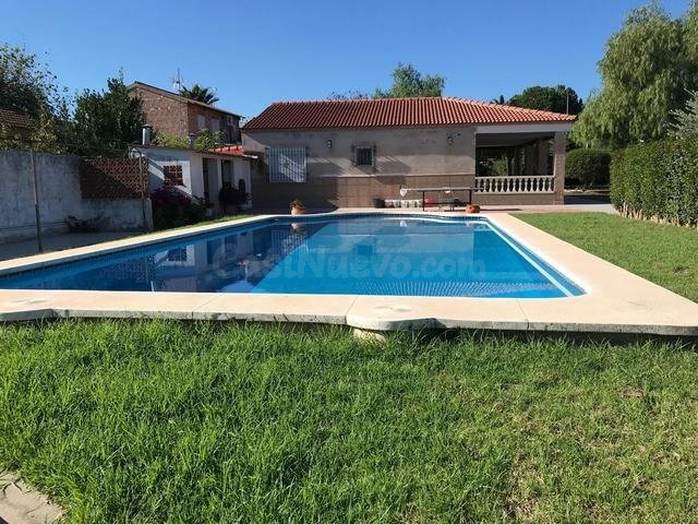 ZONA CUEVAS BAJAS  - PARCELA DE 3.000M2 CON 2 CASAS Y PISCINA