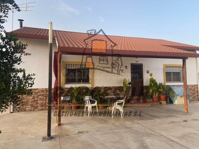 ZONA LAS CUEVAS-PARAMO - Parcela de 3.000 m2 con casa de 84 m2 con salon con chimenea,