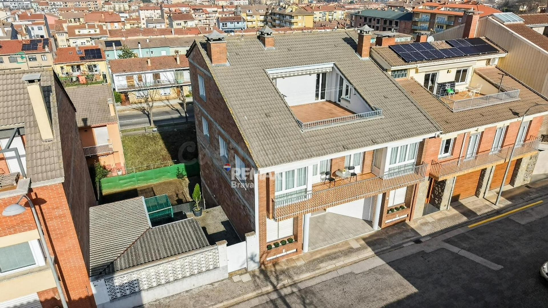 Olot | Parcela edificable en venta con gran potencial reside
