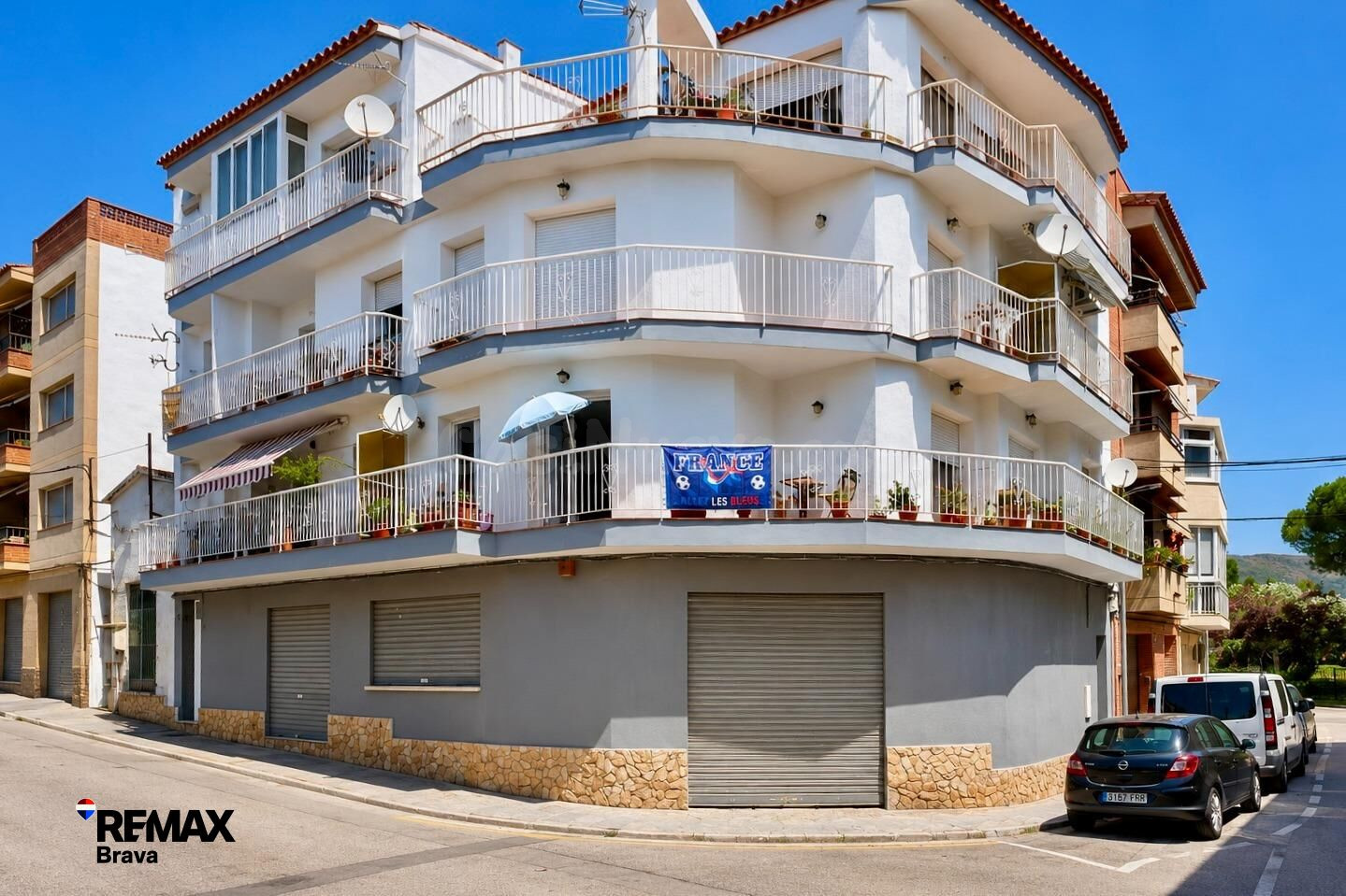 Roses, Mas Matas | Luminoso apartamento con dos balcones a 750 m de la playa