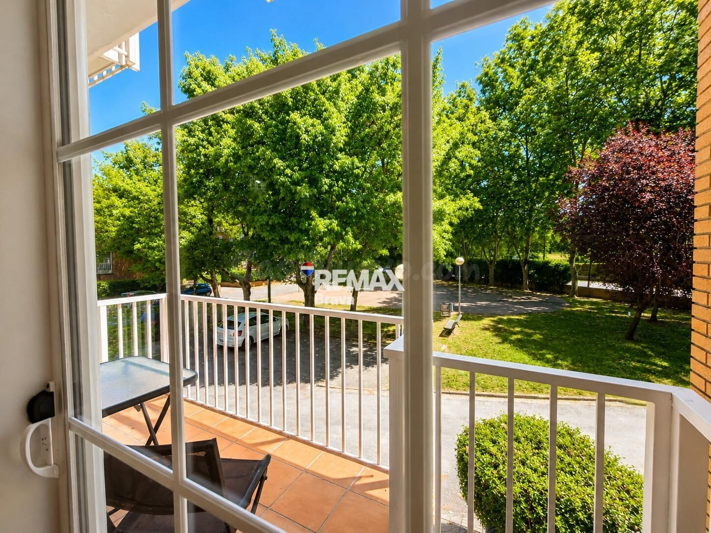 Olot | Casa pareada con garaje, patio y chimenea en una tran - foto 2