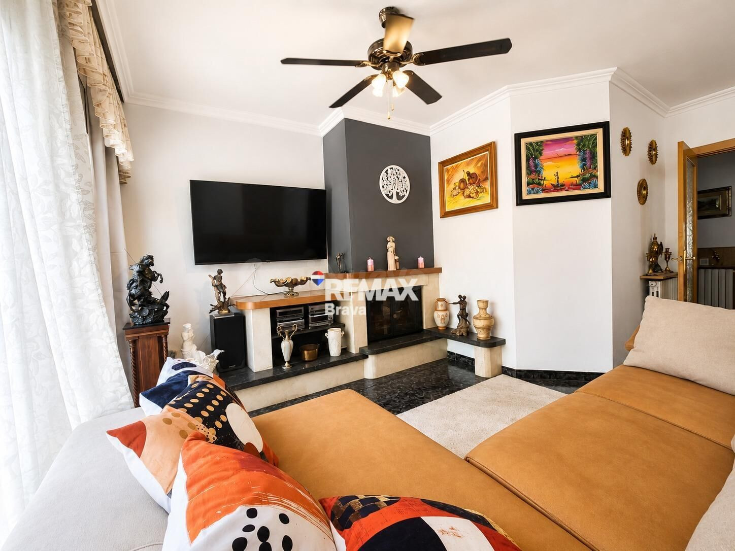 Olot | Casa pareada con garaje, patio y chimenea en una tran - foto 4