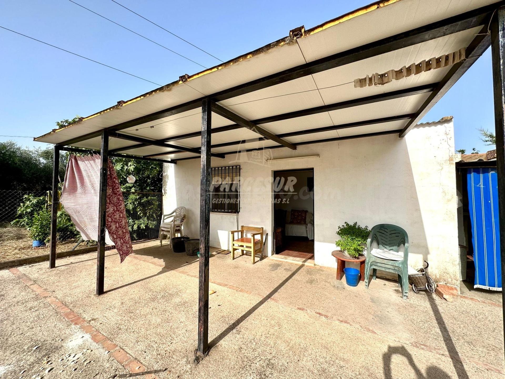ZONA HIGUERON - Parcela de terreno de 1.300m con salón campero, pozo y luz