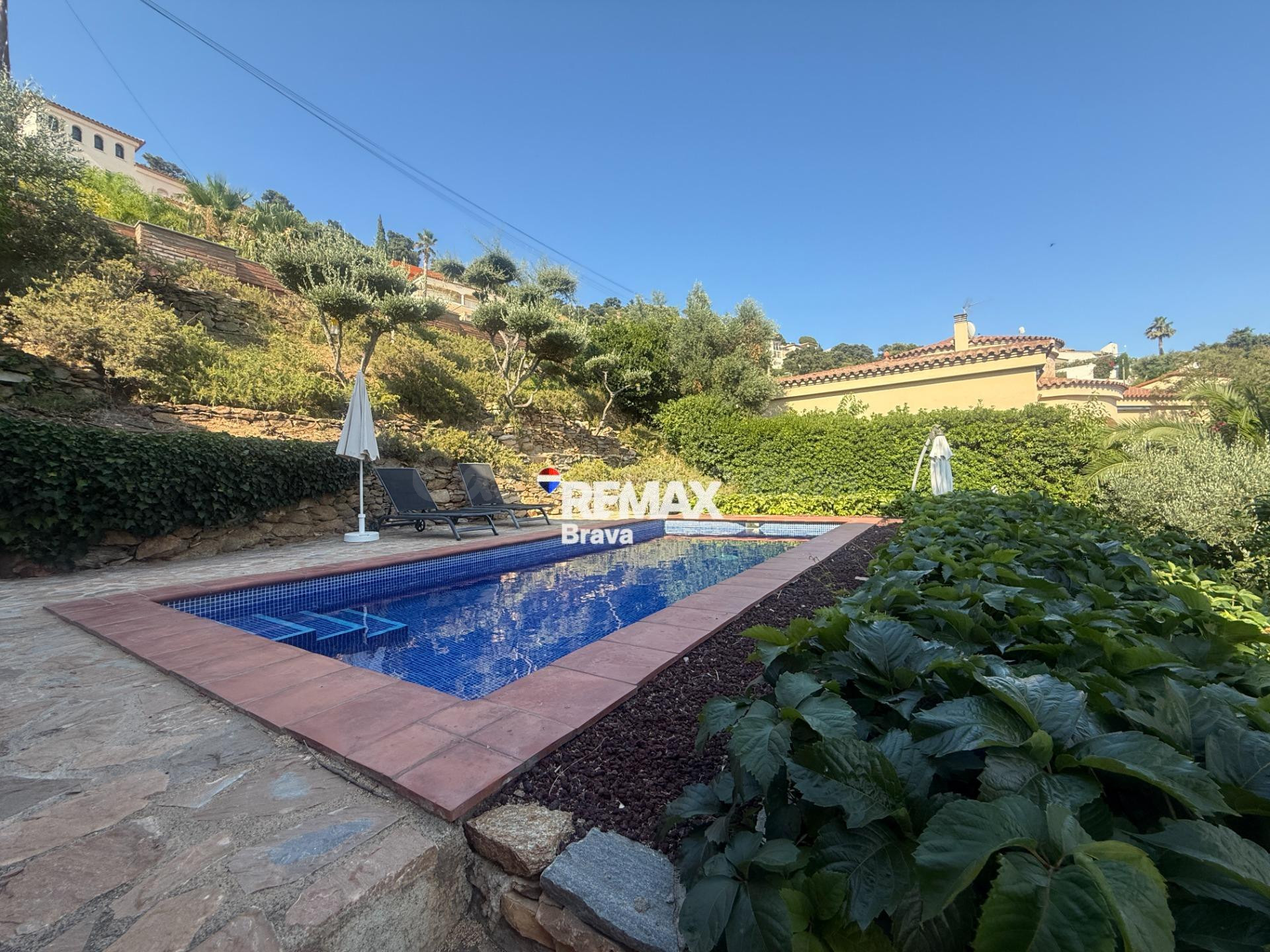 Palau Saverdera | Exclusiva vivienda unifamiliar con piscina, amplias terrazas y vistas panorámicas a la bahía de Roses