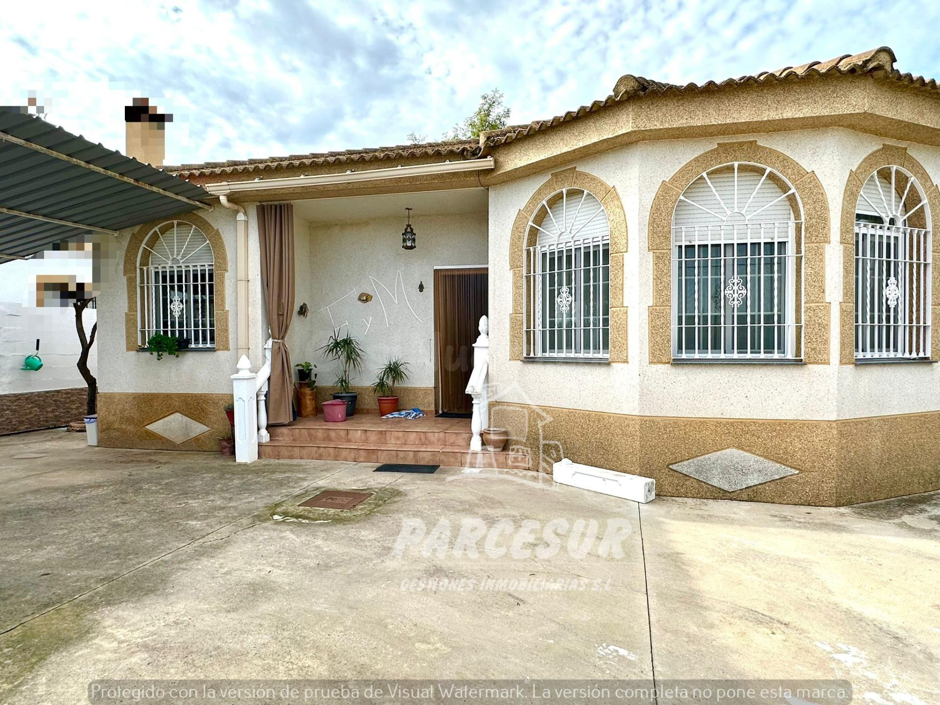 ZONA MAJANEQUE BUENA ubicación-  Parcela de 1.100m con casa de 200m, salon campero y piscina