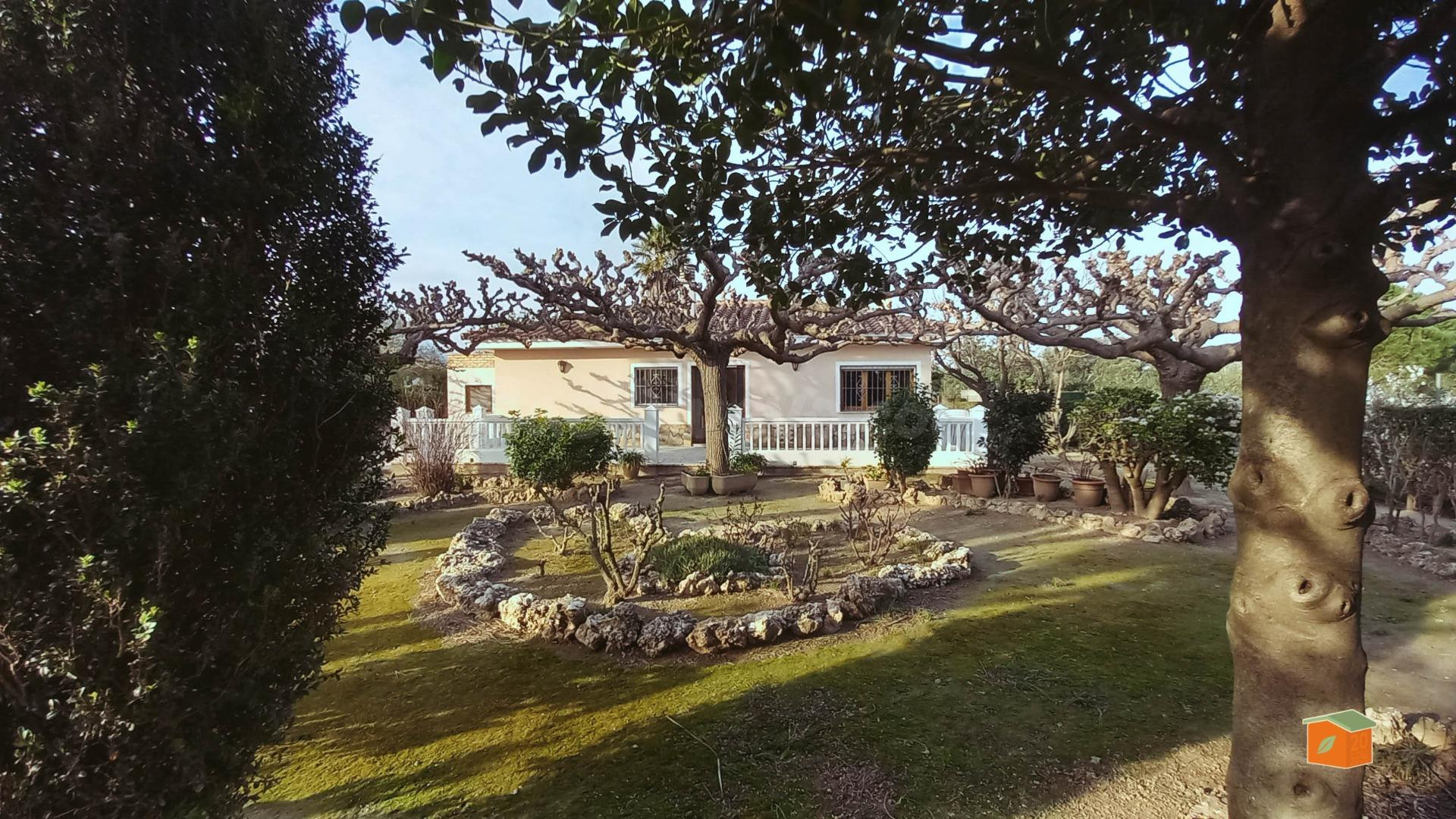 CHALET EN PLANTA BAJA CON PISCINA EN VENTA EN ROQUETES (TARRAGONA)