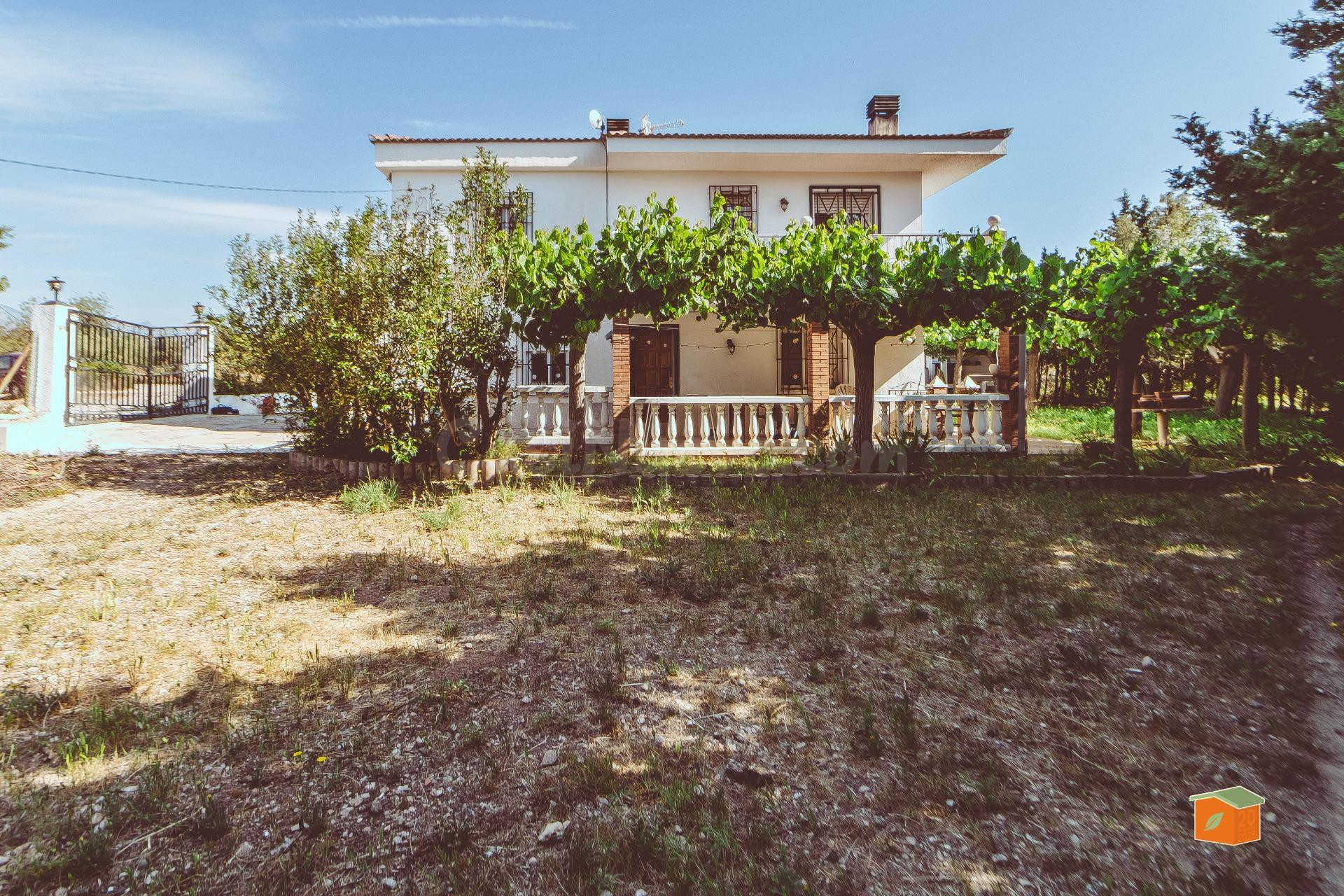CHALET CON PISCINA EN VENTA EN ROQUETES (TARRAGONA)