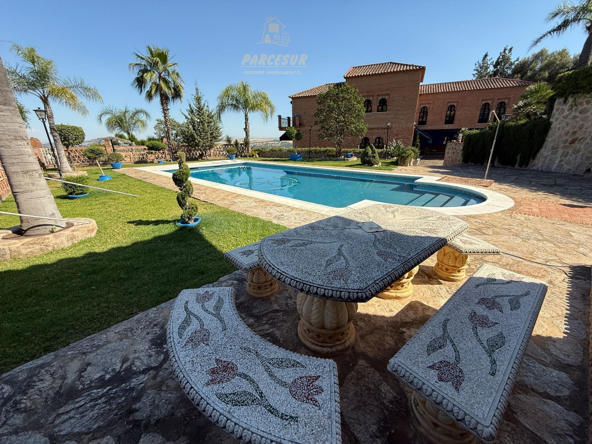 HIPOTECABLE,  GRAN CHALET EN VENTA EN ALCOLEA