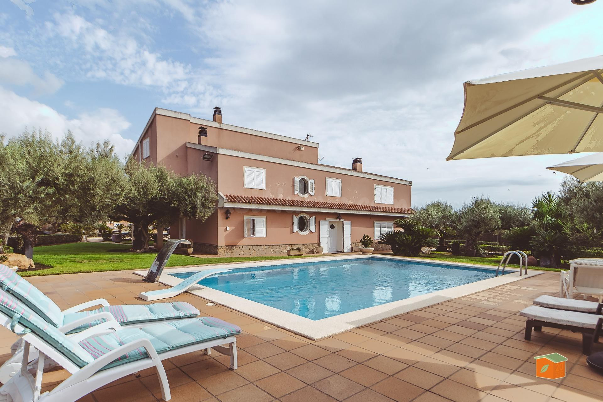 MAJESTUOSA VILLA EN VENTA EN TORTOSA (TARRAGONA)