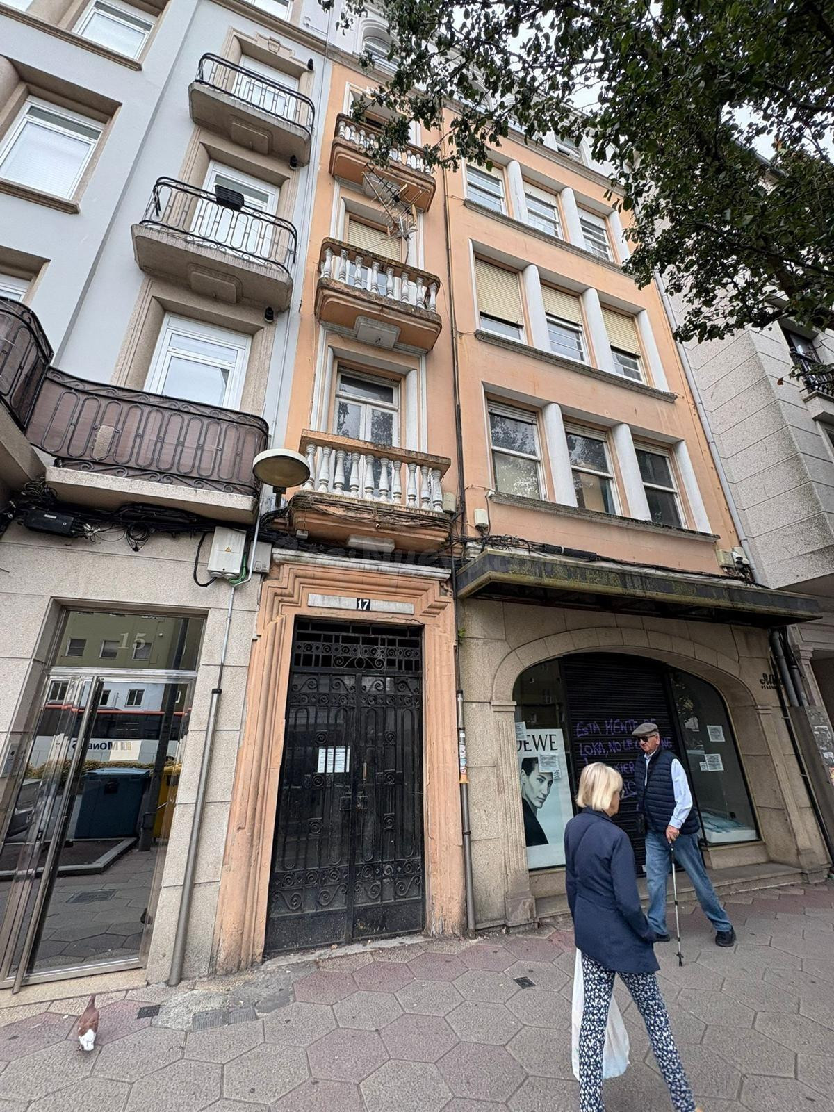 Venta de edificio en Ferrol, Carretera de Castilla