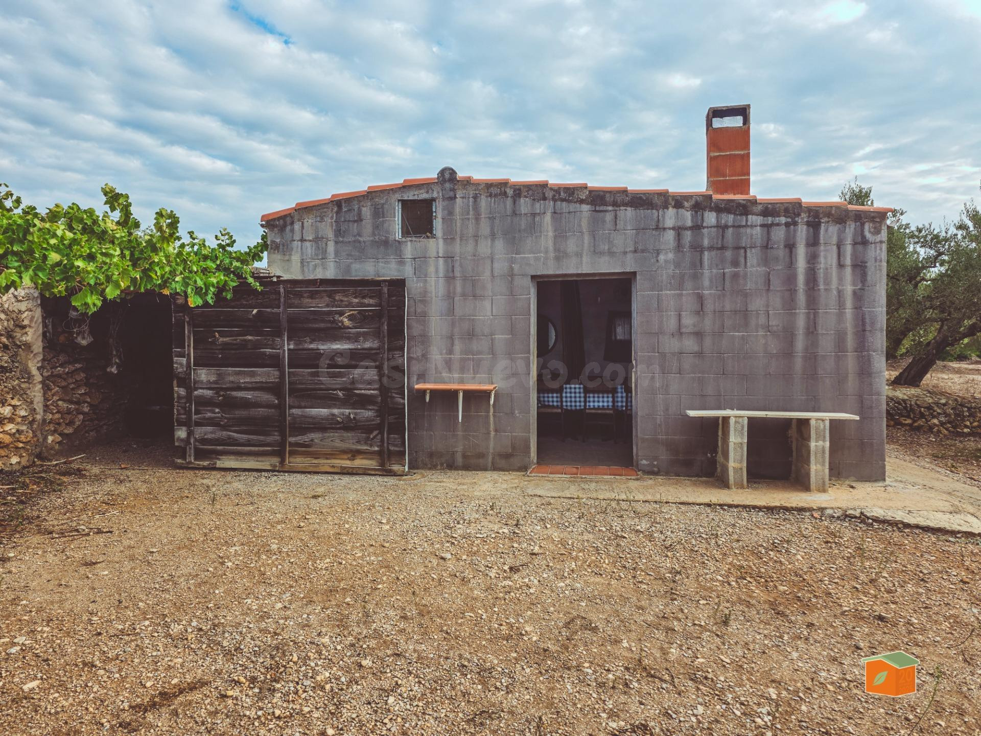 CASA CON TERRENO EN VENTA EN ULLDECONA