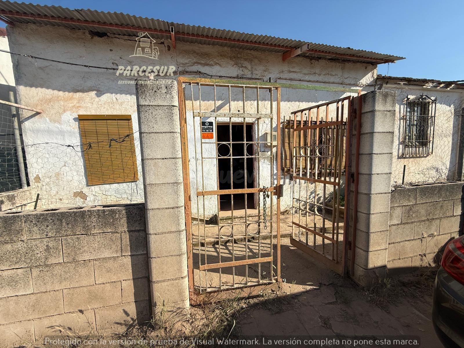 Casa de campo cercana al pueblo HIGUERON, para REFORMAR