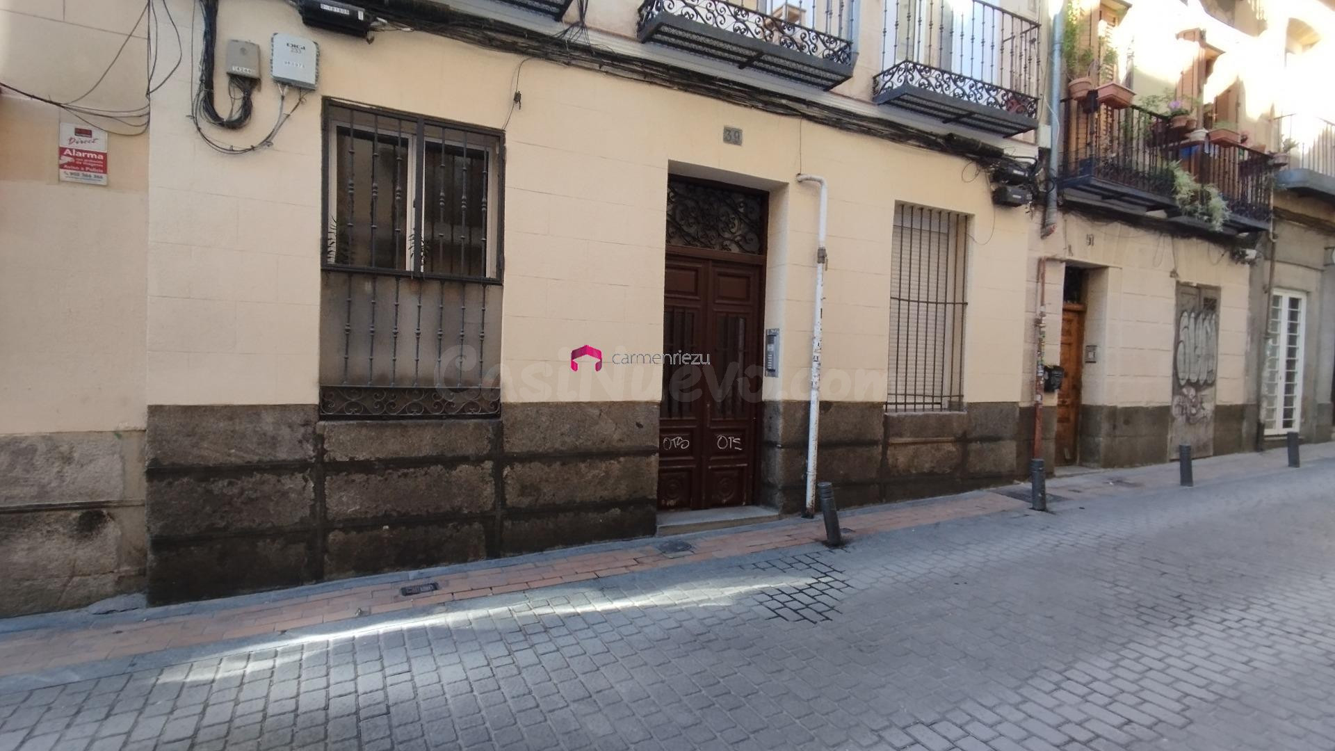VIVIENDA EN EL CORAZÓN DE CHUECA  CALLE MADERA, EN VENTA FLASH POR PUJA  HASTA EL DÍA 24 de septiembre. Sin ascensor
