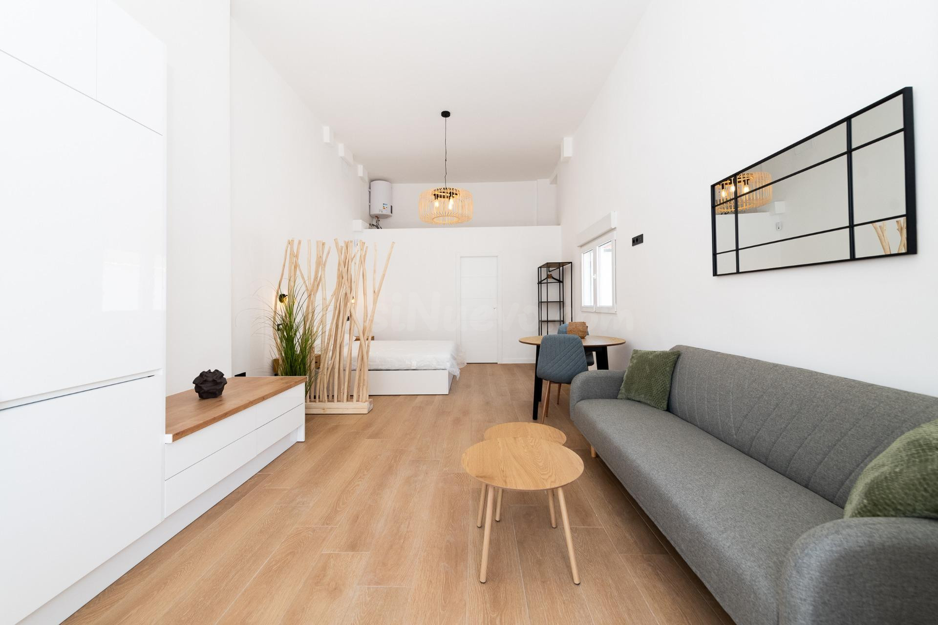 Moderno piso en venta en Camino de Antequera, Málaga por €175,000