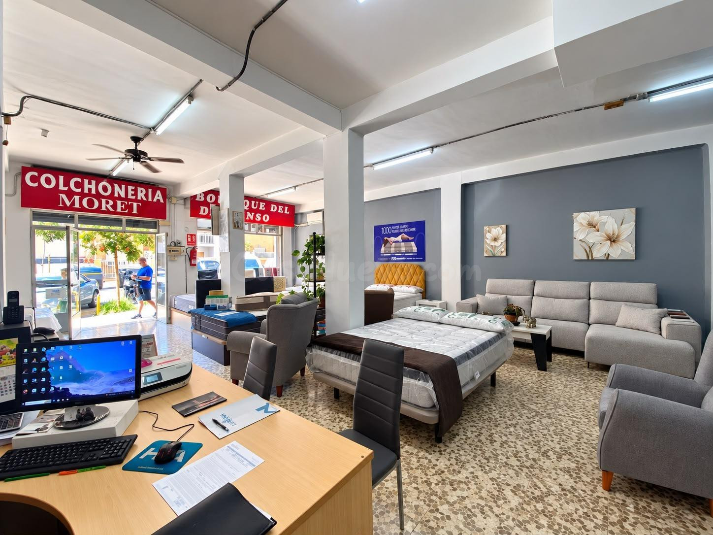 Amplio Local Comercial en Camino de Suárez, Málaga - Oportunidad Única por €330,000