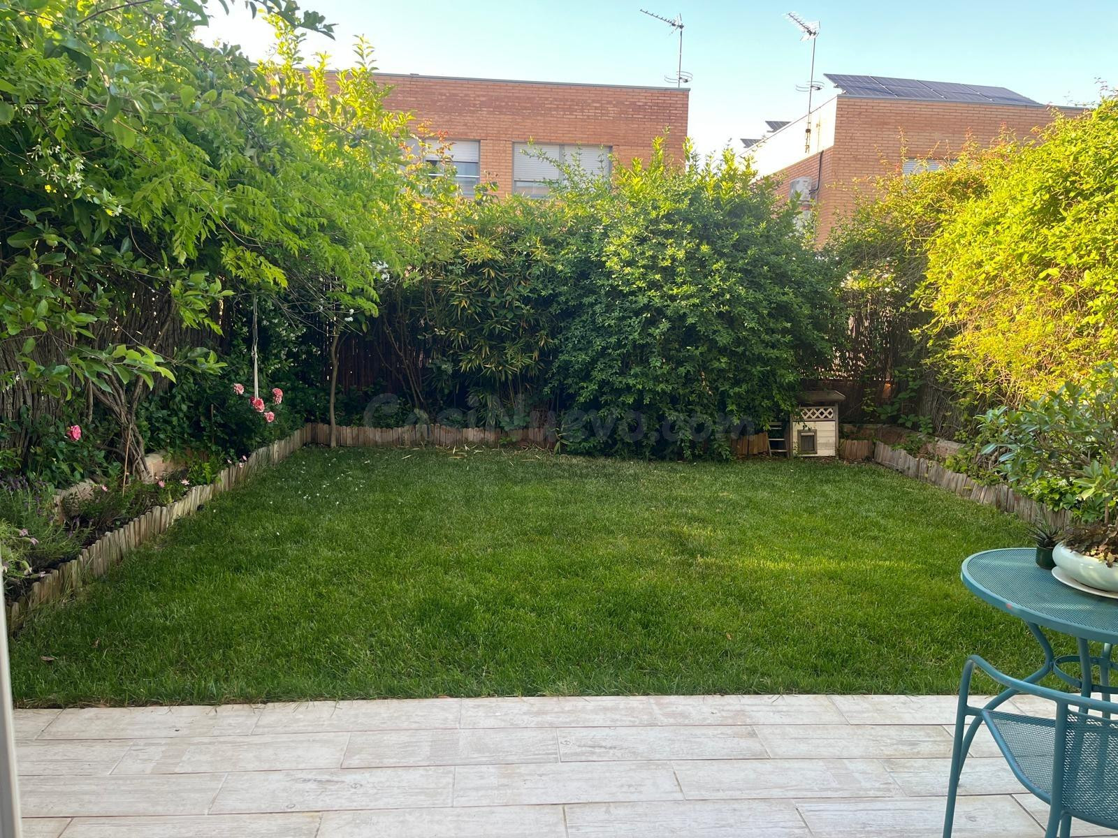Pareado 2 habitaciones 102m² en alquiler - Rejas