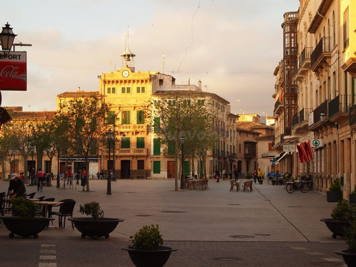 CASA MALLORQUIN IDEAL PARA HOTEL O construcción DE VIVIENDAS EN LLUCMAJOR PUEBLO
