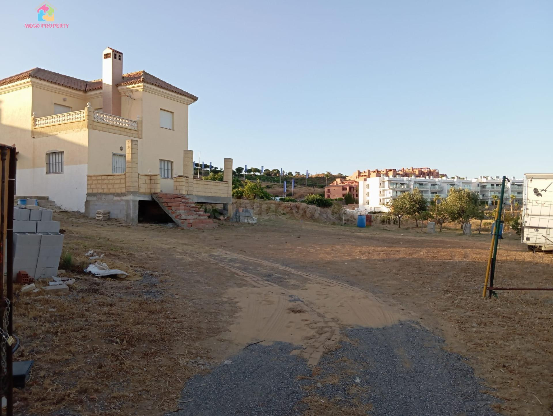 Se vende chalet en urbanización Invespania