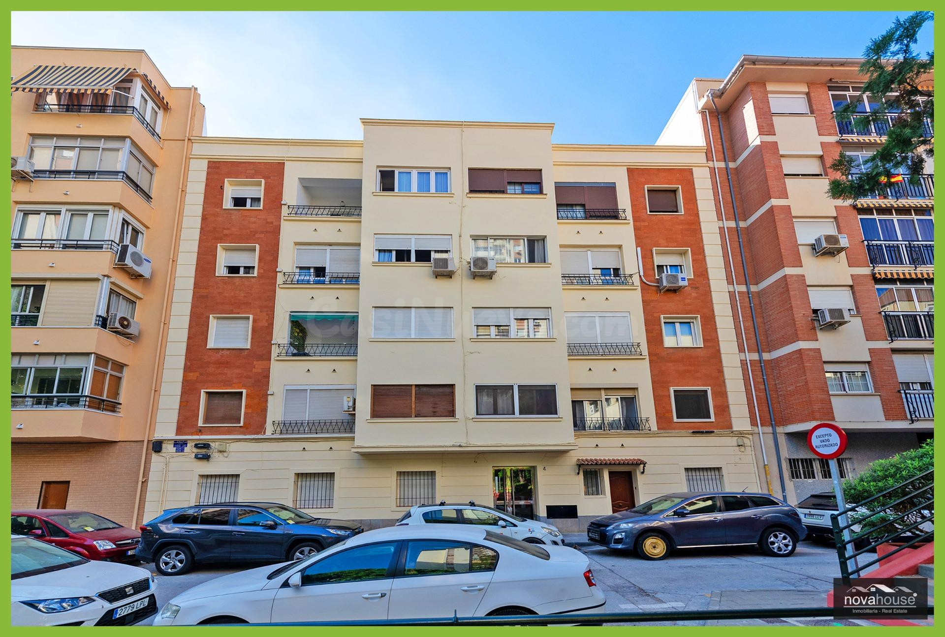AMPLIO PISO A 1 MINUTO DE AVENIDA ANDALUCIA