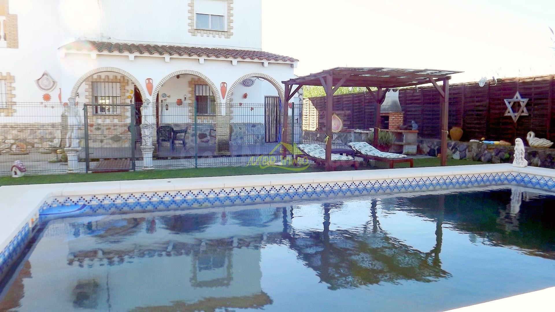 ESTUPENDA VIVIENDA EN ALJARAQUE