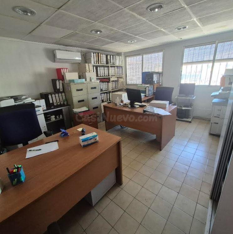 SE VENDE NAVE COMERCIAL EN EL POLIGONO CARMADAY DE 2.700 MET - foto 5