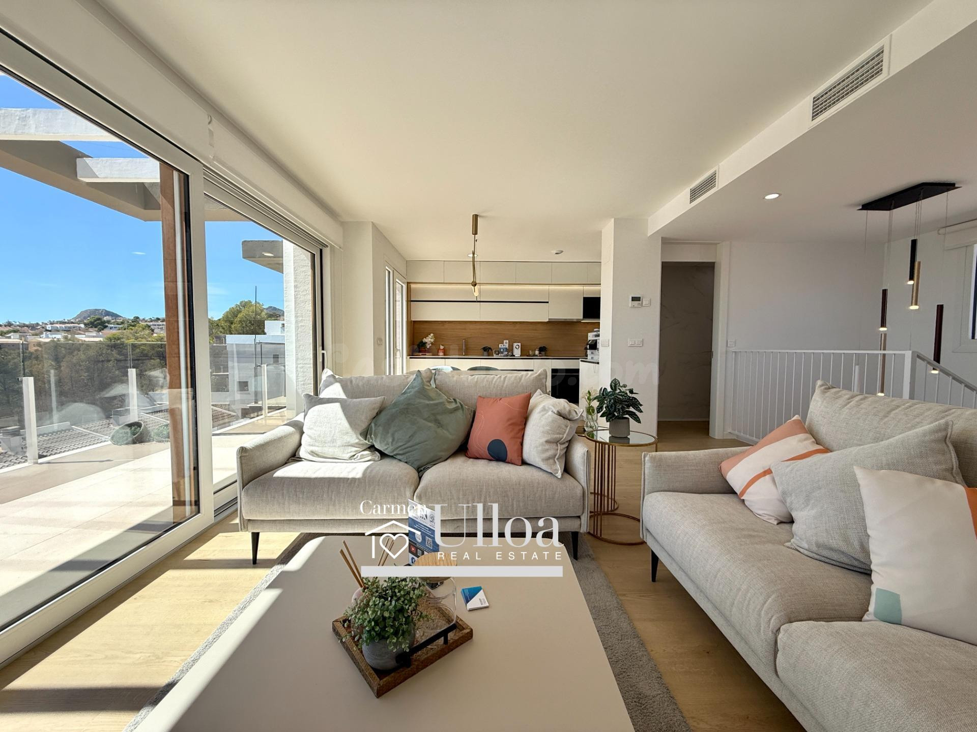 LUZ, JARDÍN PRIVADO Y VISTAS ABIERTAS EN LA NUCÍA