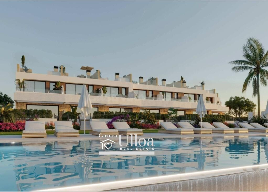 VILLA ADOSADA CONTEMPORÁNEA CON VISTAS AL MEDITERRÁNEO