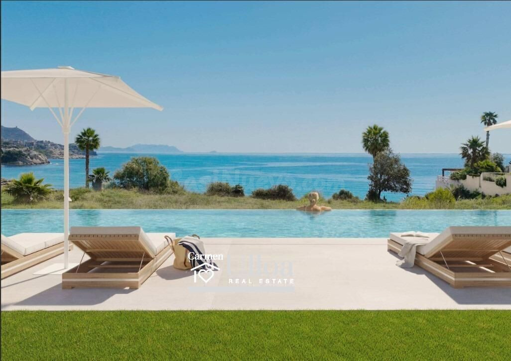 VILLA ADOSADA CON JARDÍN PRIVADO Y SOLÁRIUM