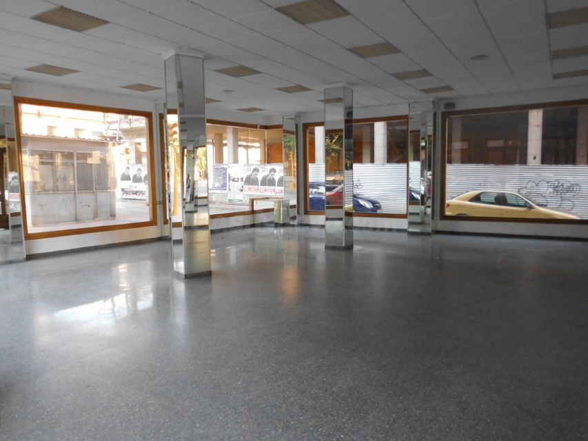 Local comercial 210m² en alquiler - San Roque