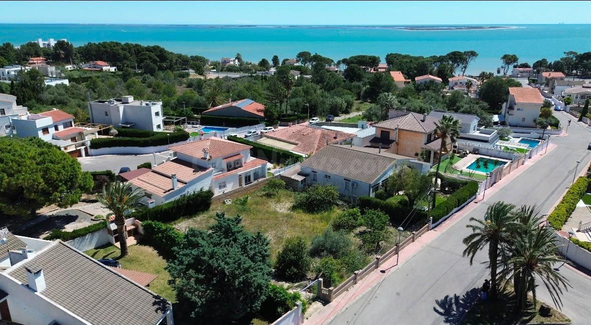 Oportunidad Única de Inversión en Terreno Residencial a Pocos Metros de la Playa