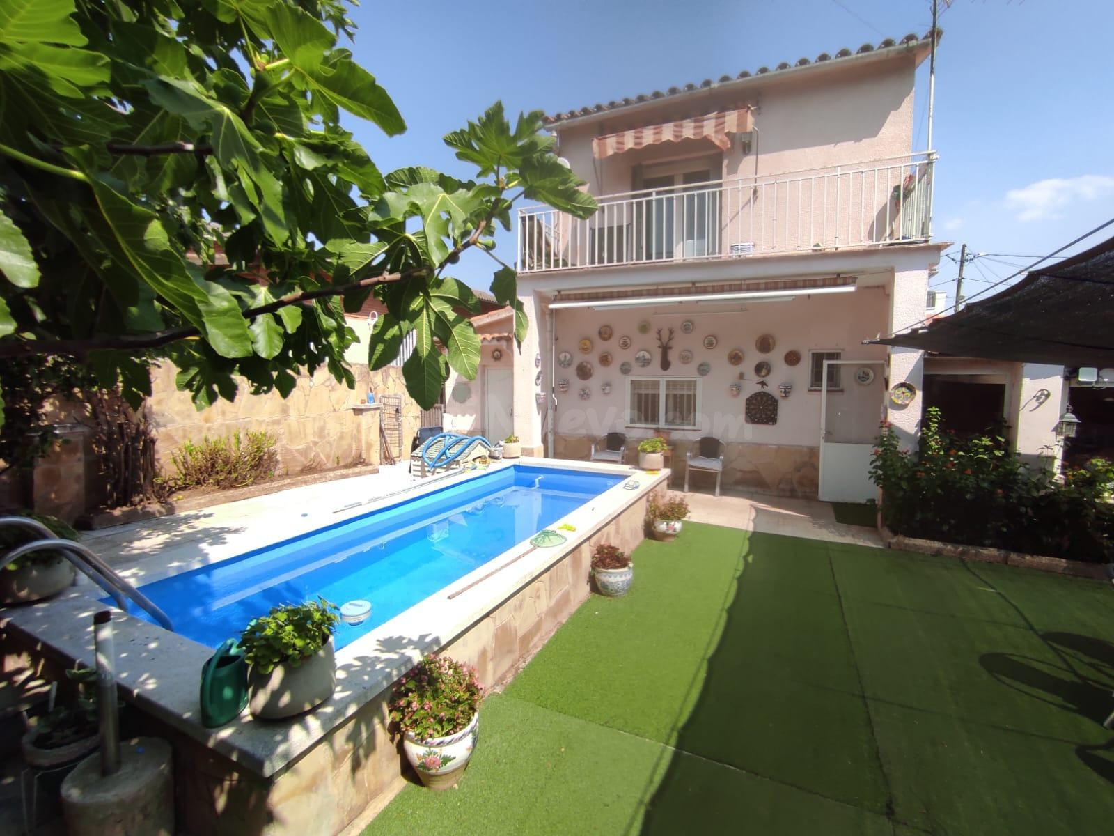 CASA A 4 VIENTOS ZONA CASTILLO SANTA MARIA