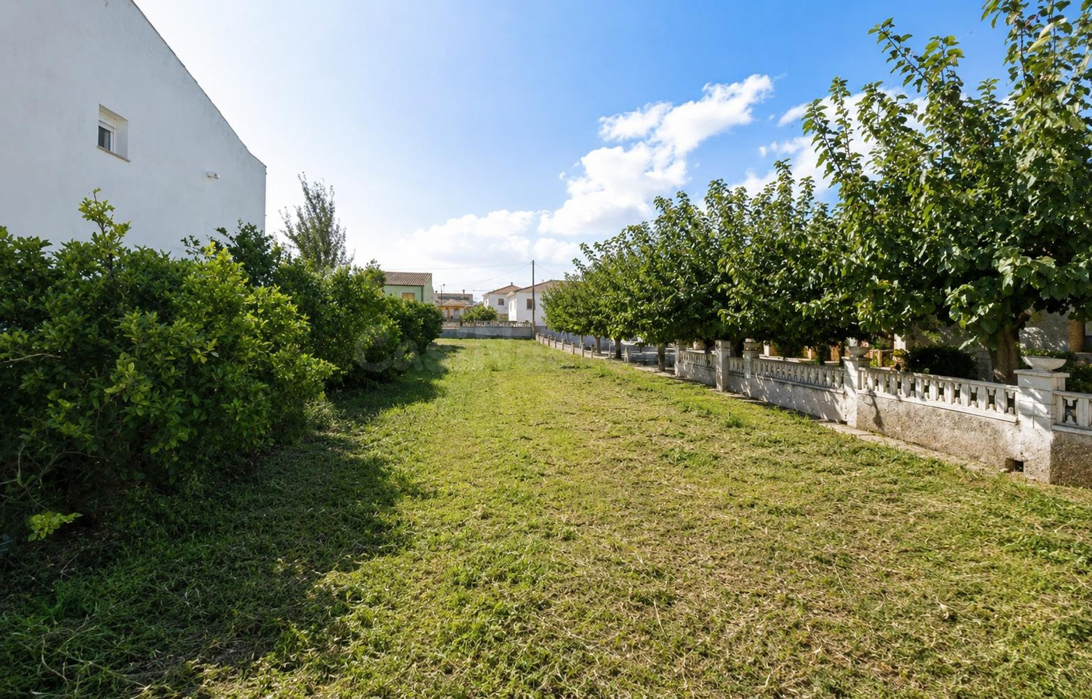 Terreno urbanizable en Deltebre-Zona Club Nautico - Oportunidad única por €128,500