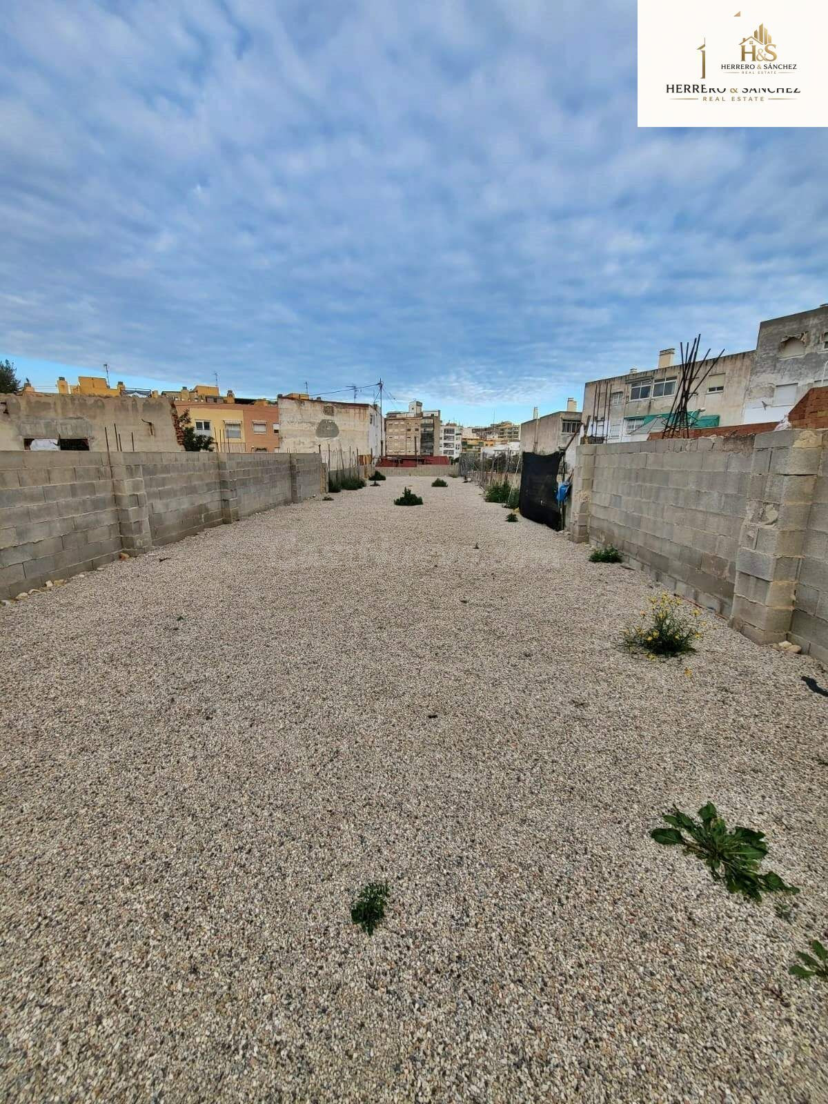 SOLAR URBANIZABLE EN VENTA EN LA CALLE CALPE - BARRIO DE SAN AGUSTÍN - ALICANTE